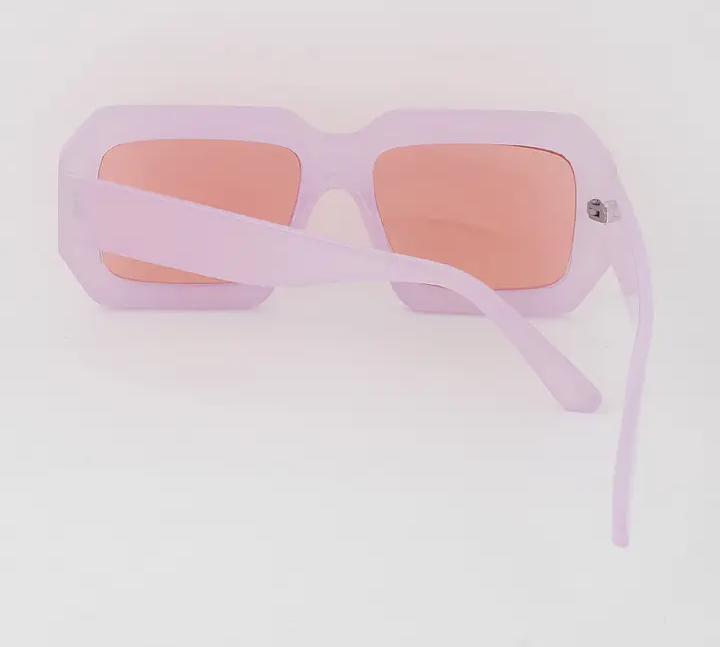 Retro tinted square cut glasses